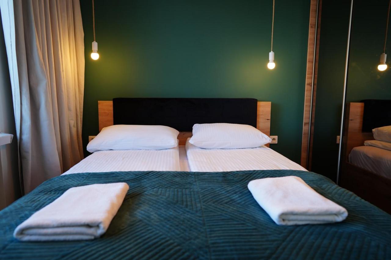 3 Rooms Apartment Podgorze Citybeat #3 Krakow Exterior photo